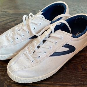 Navy Trenton sneakers size 8, like new condition
